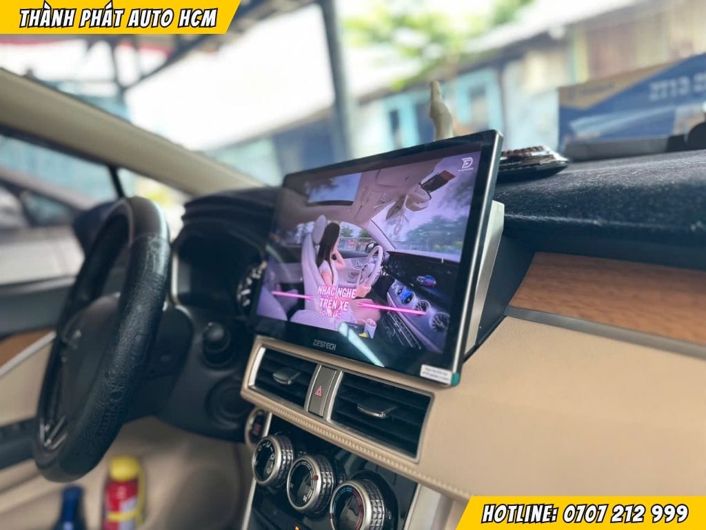màn hình android cho xe limo green