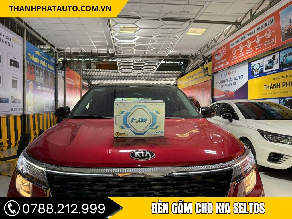 Độ đèn gầm ô tô cho Kia Seltos tại Thành Phát Auto Tây Ninh – sử dụng bi LED X-Light F10 Hyper ánh sáng mạnh, chiếu xa rõ nét, lắp đặt chuẩn kỹ thuật, giữ nguyên điện zin.