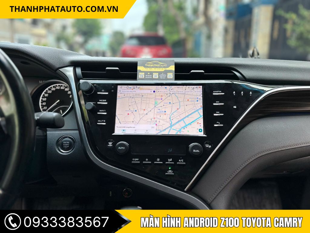 Màn hình Android Zestech Z100 lắp đặt trên xe Toyota Camry, hiển thị bản đồ dẫn đường sắc nét, thao tác cảm ứng mượt mà. Hình ảnh thực tế tại Thành Phát Auto – trung tâm lắp đặt màn hình Android ô tô tại Tây Ninh, đại lý chính hãng Zestech miền Nam.