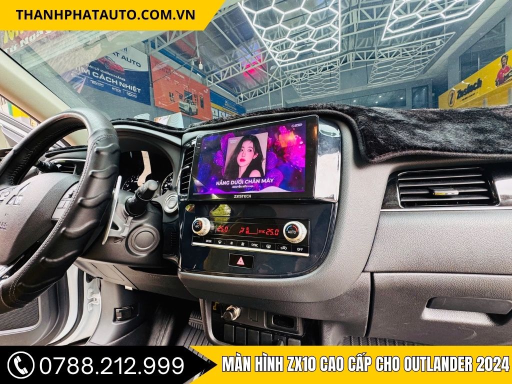 Hình Ảnh Màn Hình ZX10 Cao Cấp cho Outlander 2024