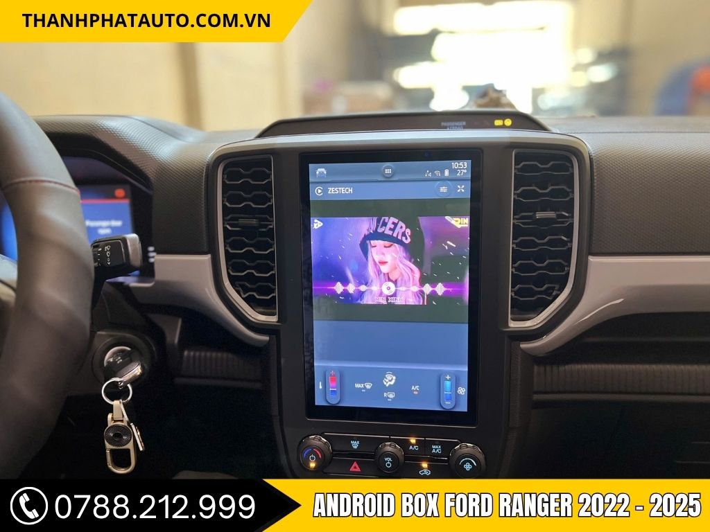 Màn hình giải trí trên xe Ford Ranger hiển thị video sau khi lắp Android Box Ô Tô Tại Biên Hòa từ Thanh Phát Auto."