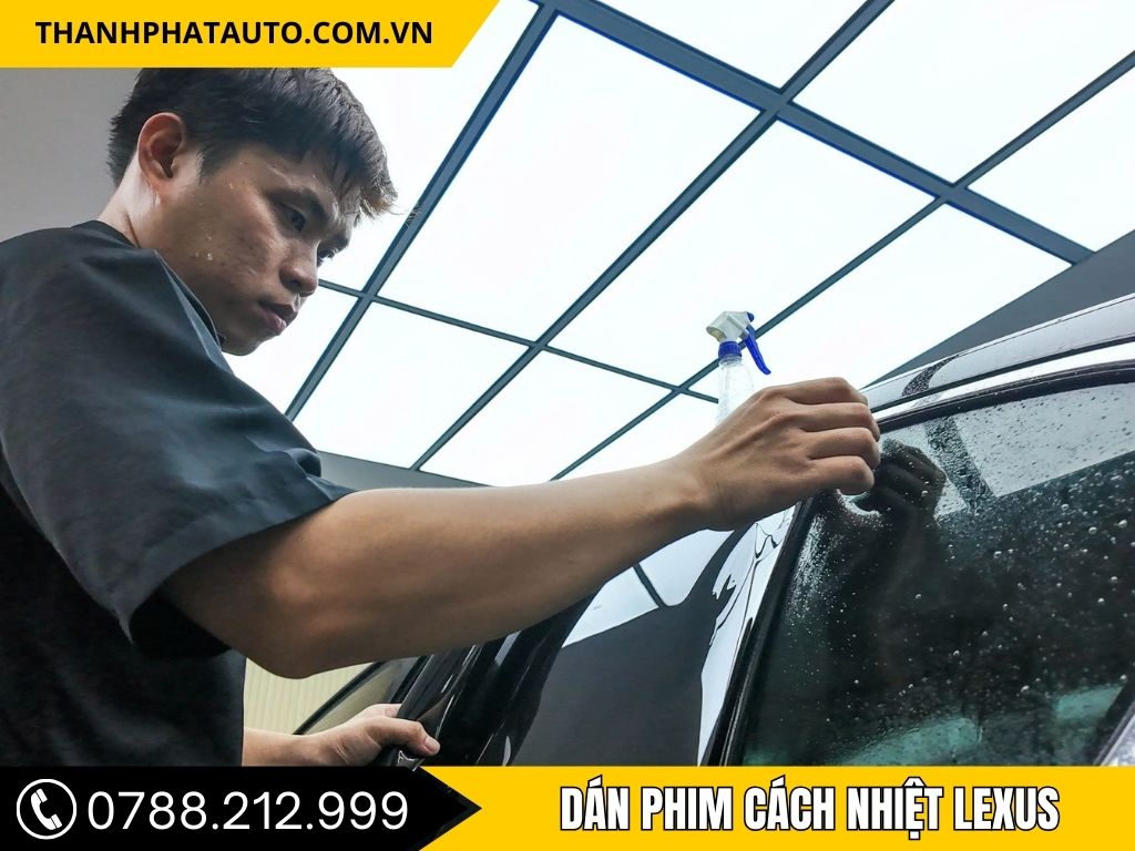 Dán phim cách nhiệt ô tô tại Vũng Tàu – Quá trình dán phim cho cửa kính xe giúp giảm nhiệt và bảo vệ sức khỏe