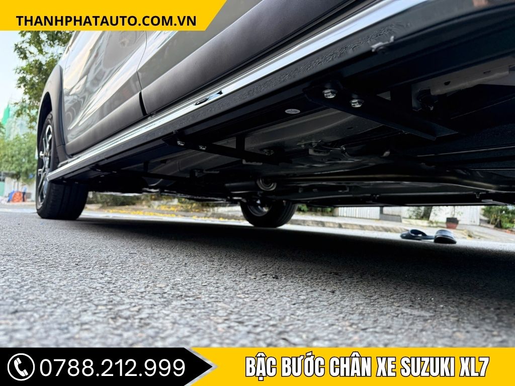 Hình Ảnh Bậc Bước Chân Xe Suzuki XL7