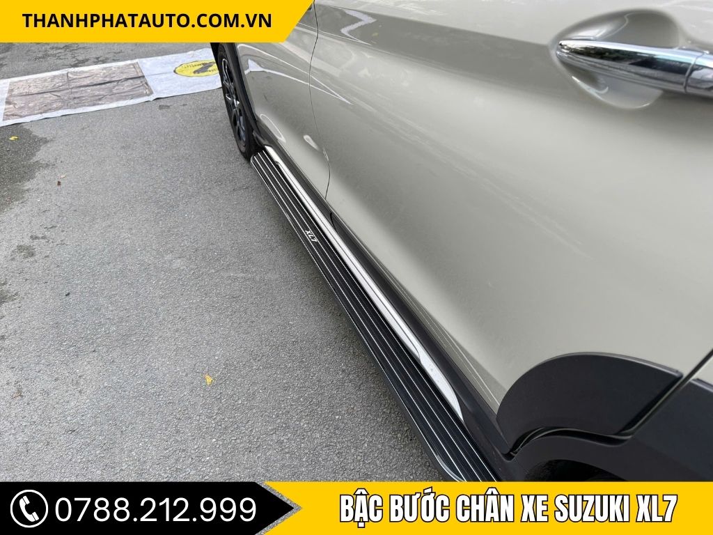 Hình Ảnh Bậc Bước Chân Xe Suzuki XL7