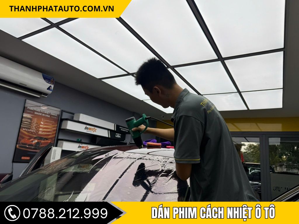 Hình Ảnh Dán Phim Cách Nhiệt Ô Tô