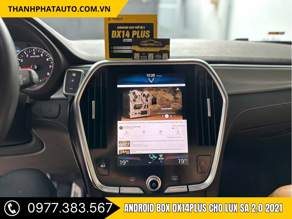 Android Box dx14plus cho Lux SA 2.0 2021 đang phát YouTube giải trí trên màn hình trung tâm xe