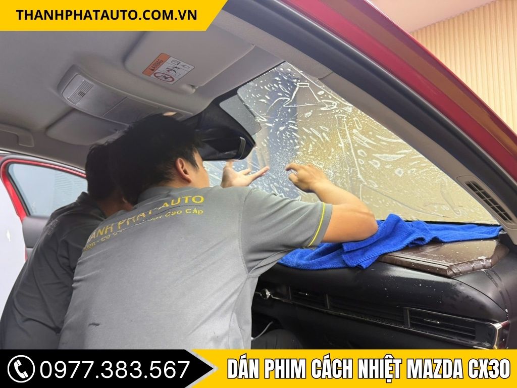 Hình Ảnh Dán Phim Cách Nhiệt Mazda CX30
