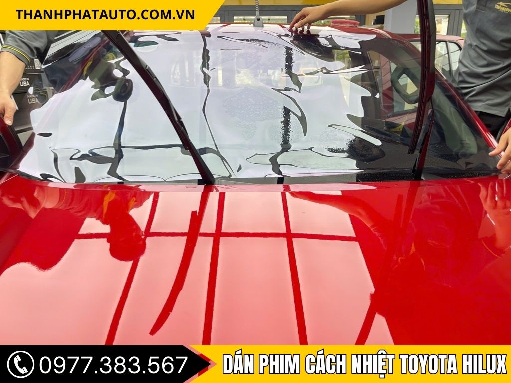 Hình Ảnh Dán Phim Cách Nhiệt Toyota Hilux