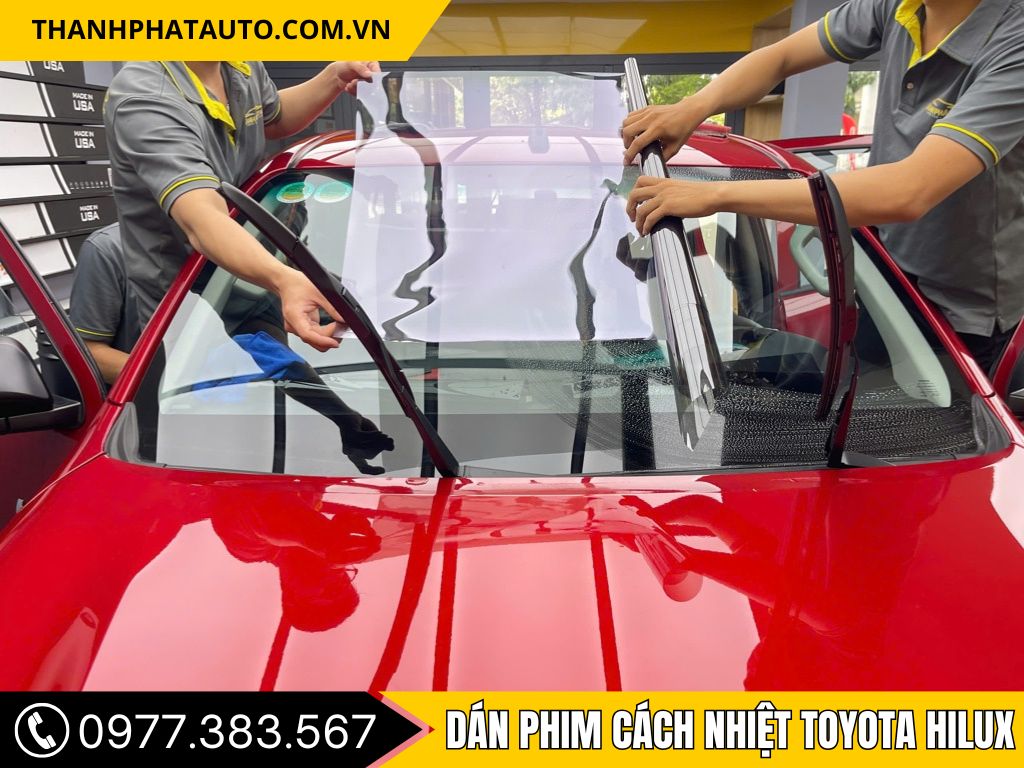 Hình Ảnh Dán Phim Cách Nhiệt Toyota Hilux