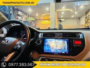 Giao diện bản đồ dẫn đường hiển thị rõ ràng trên màn hình lớn của Kia Rio khi sử dụng hệ điều hành Android