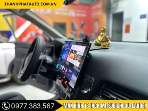 Hình ảnh màn hình 13 inch cho xe Mitsubishi Outlander