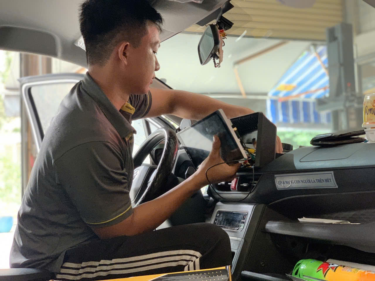 Sửa Màn Hình Zestech TP.HCM