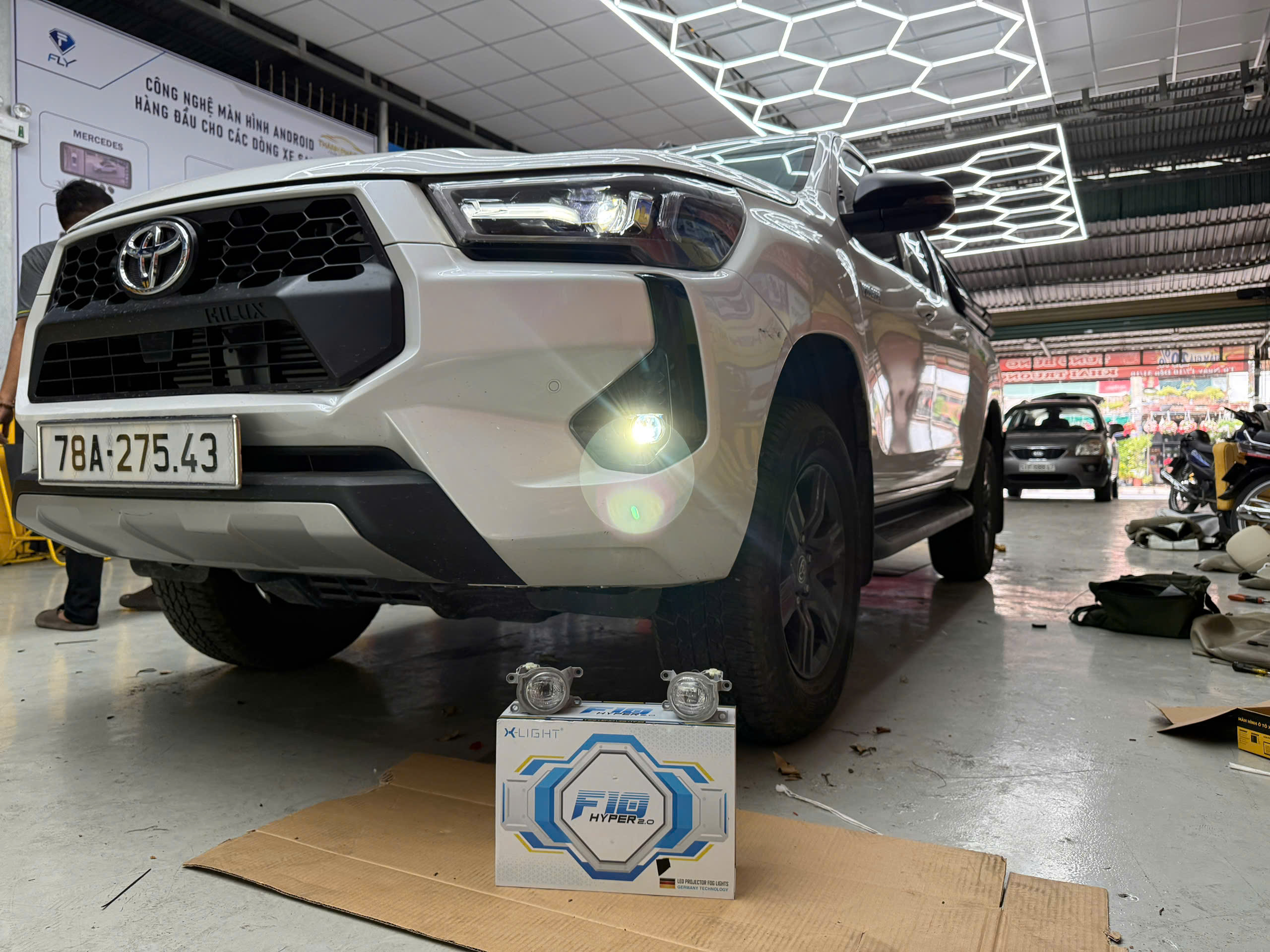 Bi Gầm Xlight Hilux 2024 Sáng Mạnh, Lắp Zin