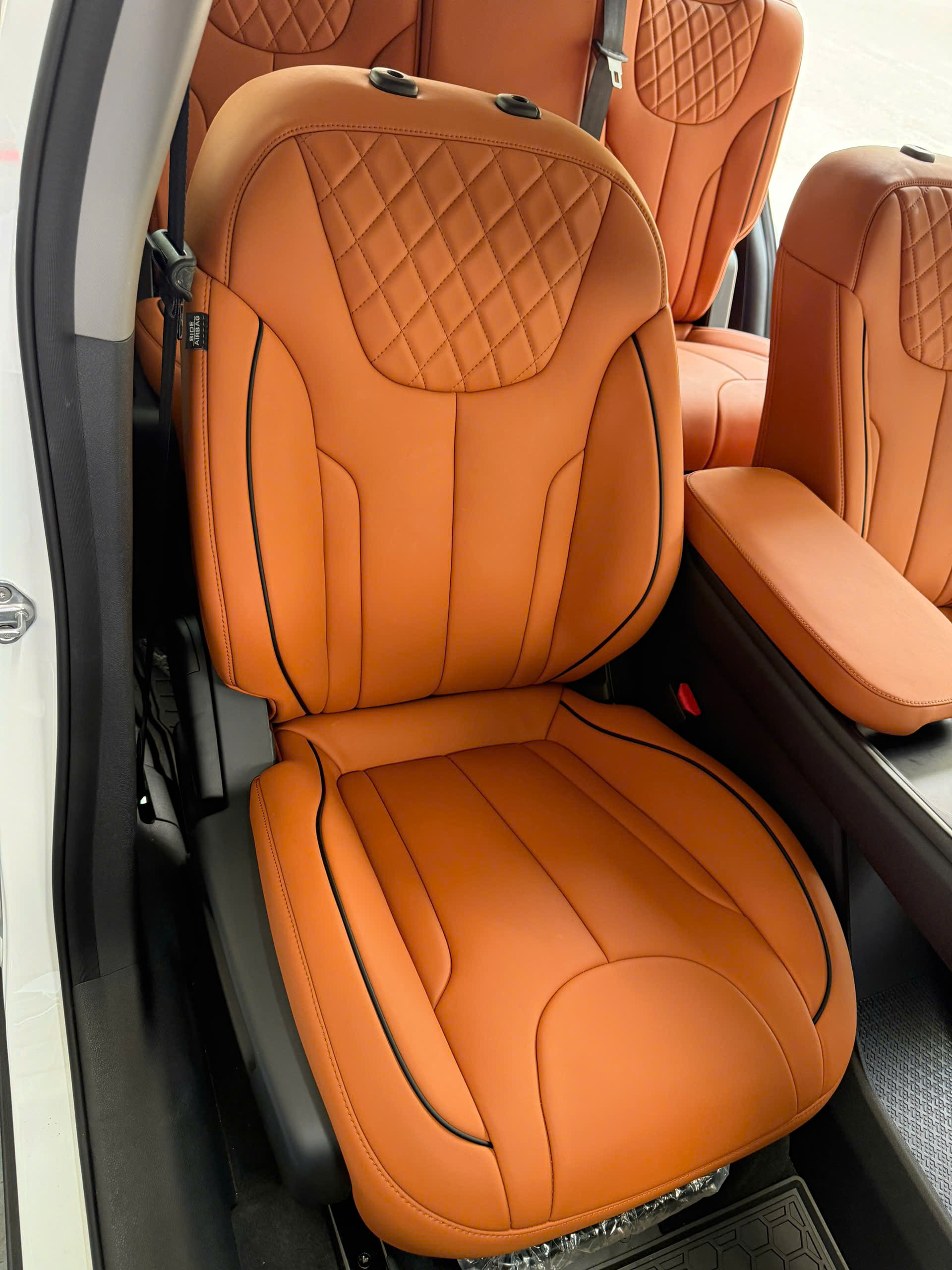 Bọc Ghế Da Cho Xe Limo Green Đẹp Và Dễ Chăm Sóc
