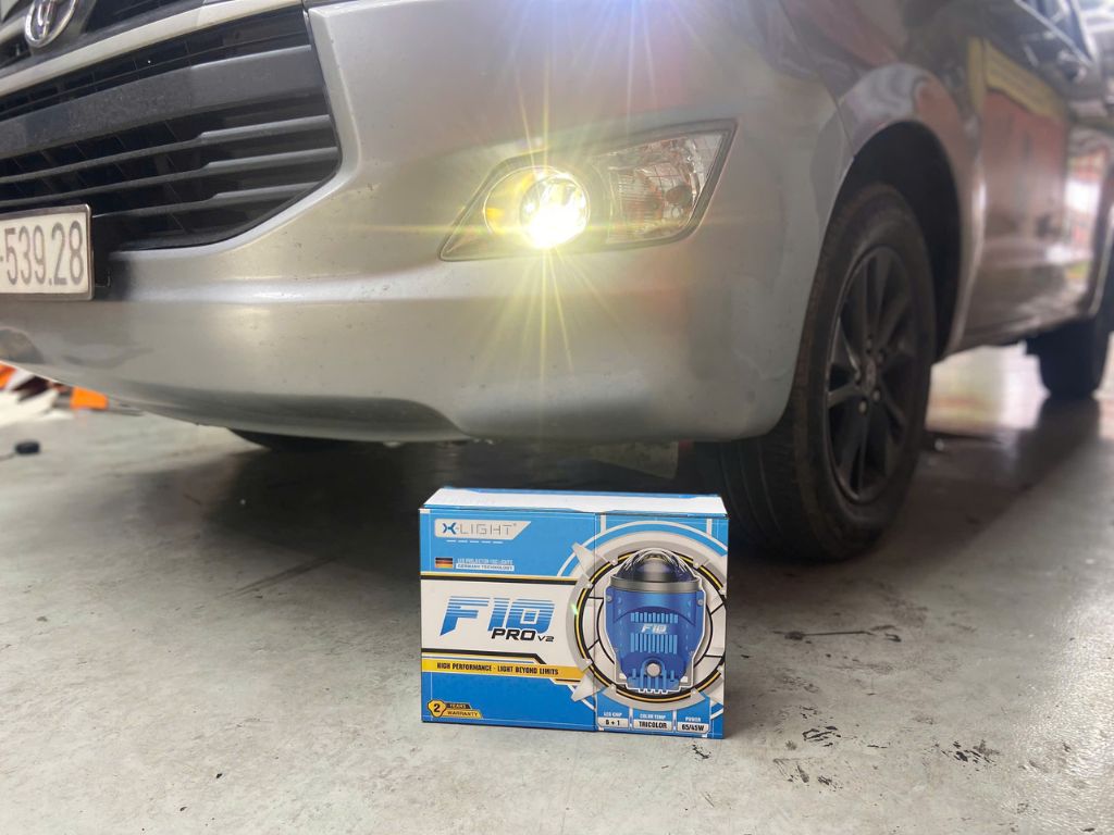 Innova 2017 Lắp Bi Gầm F10 PRO V2 Cho Ánh Sáng Tốt Hơn Khi Đi Đêm