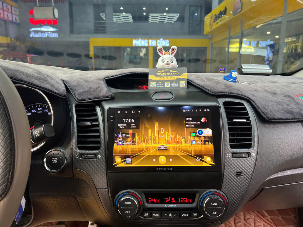 Màn hình Z18 360  Kia Cerato