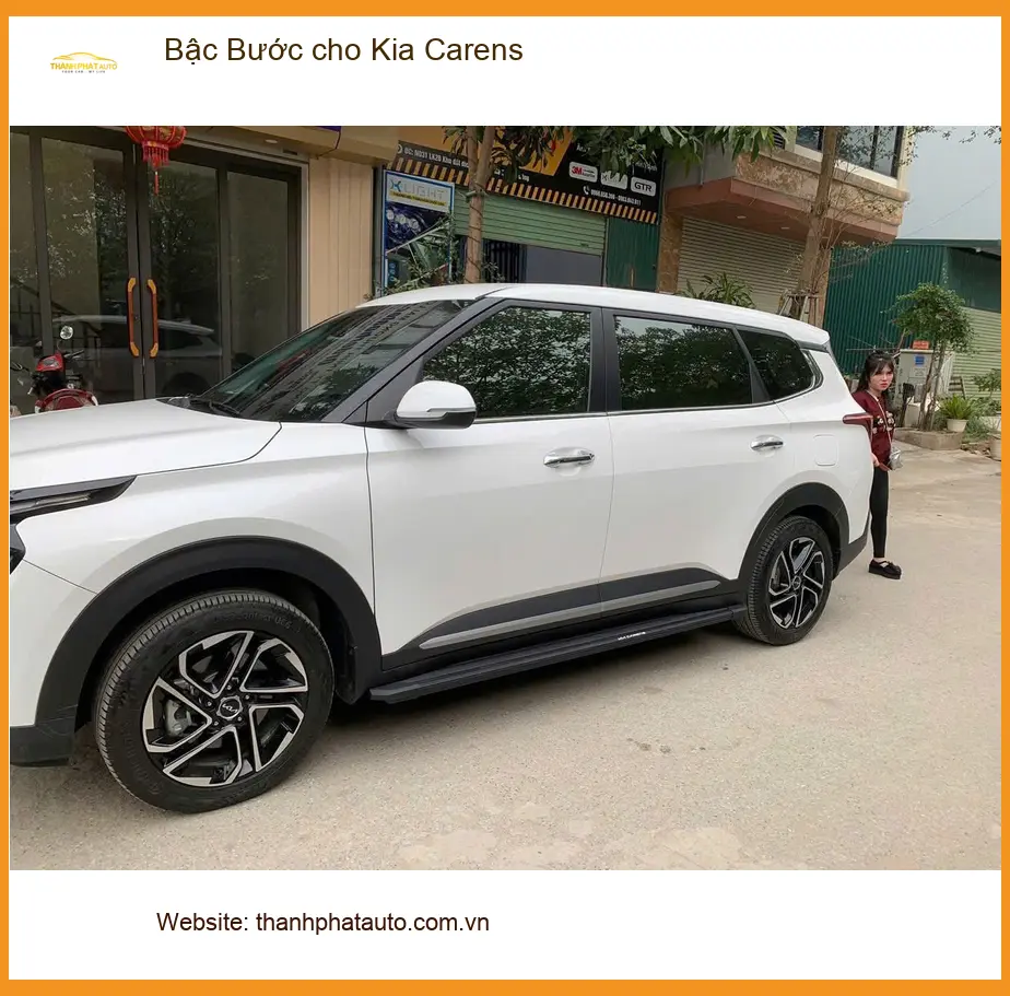 Anh Quang Minh lắp Bậc Bước cho Kia Carens tại Thủ Đức để gia đình dễ dàng lên xuống xe ảnh thực tế 4