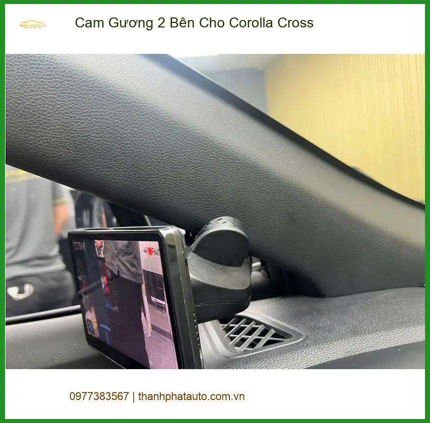 Cô Liên lắp cam gương 2 bên Corolla Cross tại Quận 9 để lái xe an toàn hơn ảnh thực tế 3