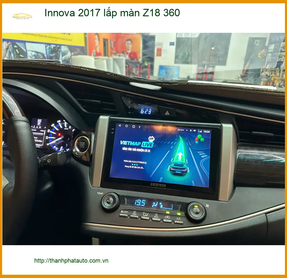 Anh Quang lắp màn Z18 360 cho Innova 2017 ở Quận 3 để quan sát dễ hơn ảnh thực tế 2