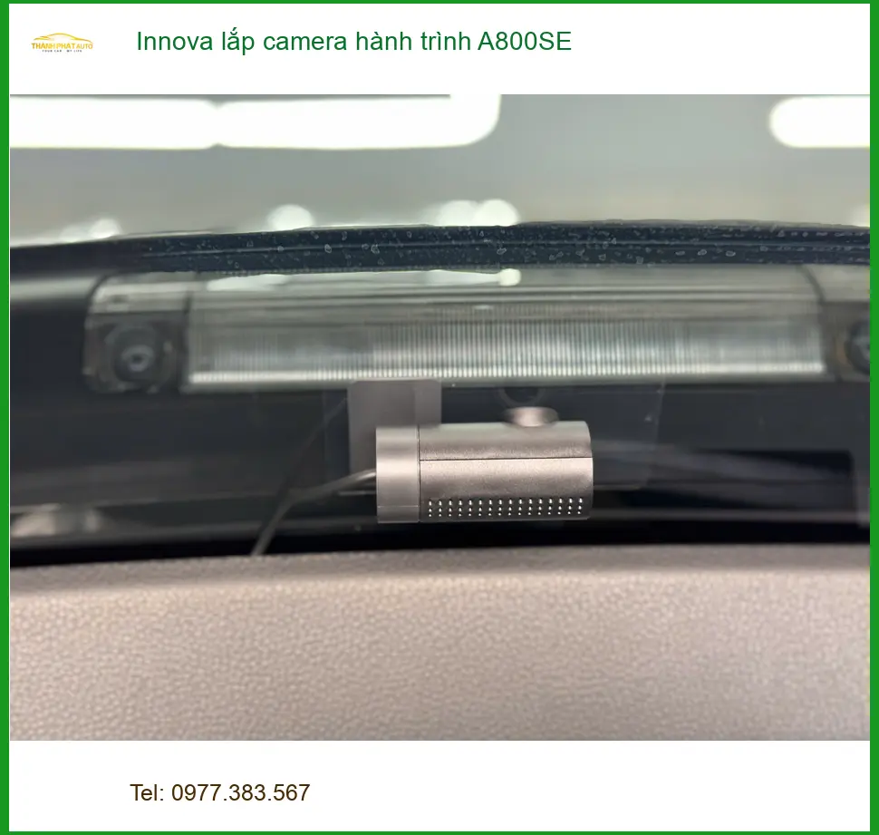 Chú Hưng lắp camera hành trình A800SE cho Innova tại Quận Bình Chánh ảnh thực tế 3