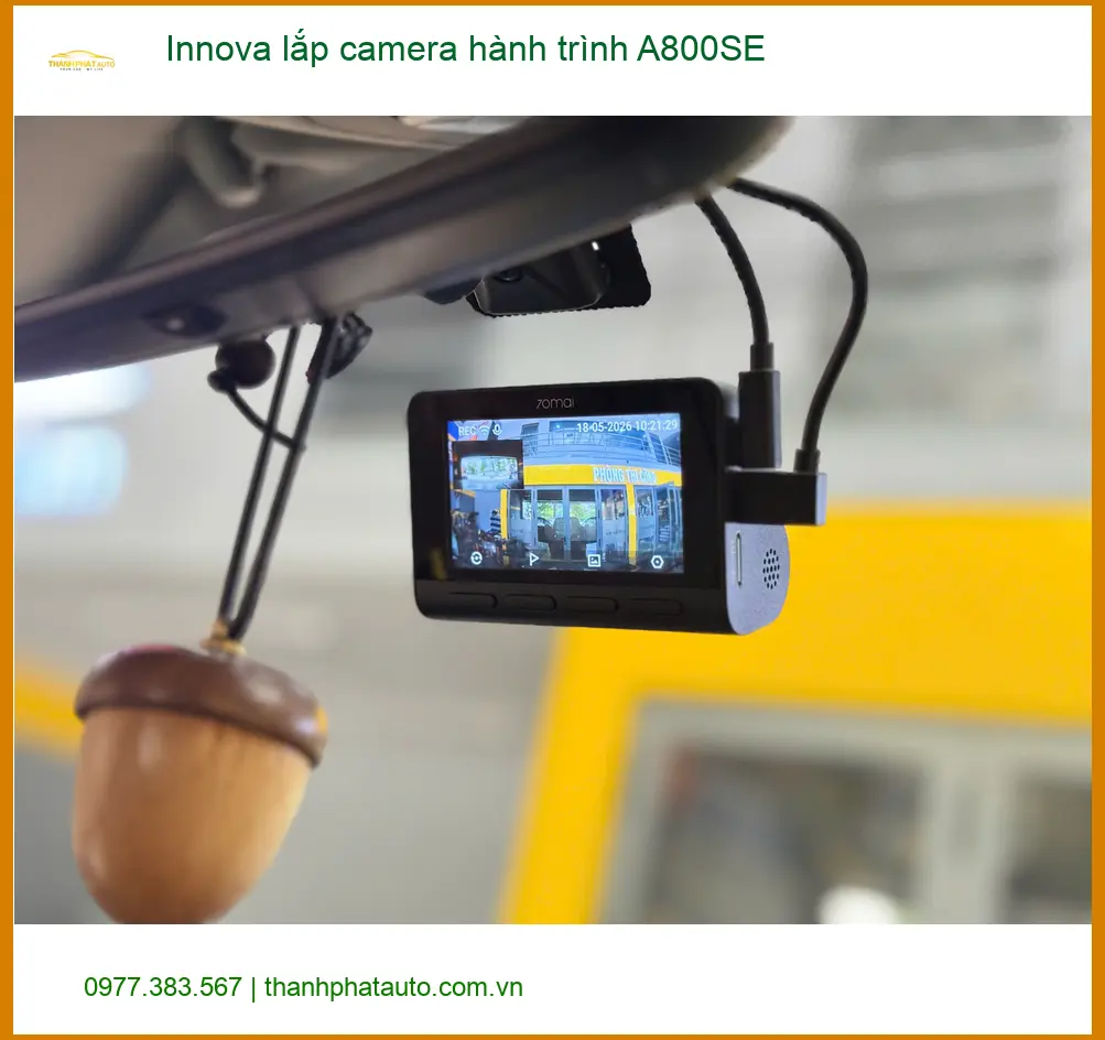Anh Bằng lắp camera hành trình A800SE Innova Quận 6 để ghi hình rõ nét. ảnh thực tế 3