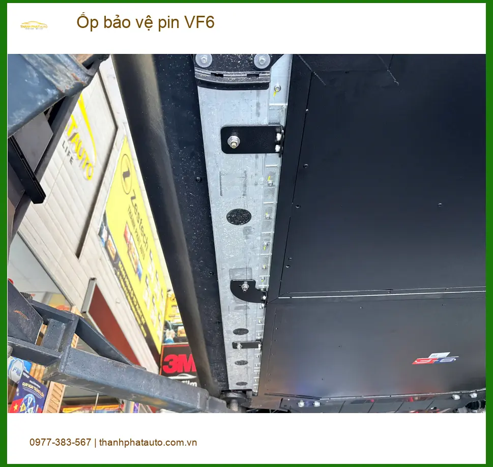 Anh Khải lắp Ốp bảo vệ pin VF6 tại Quận 12 để an tâm hơn khi di chuyển đường dài ảnh thực tế 2