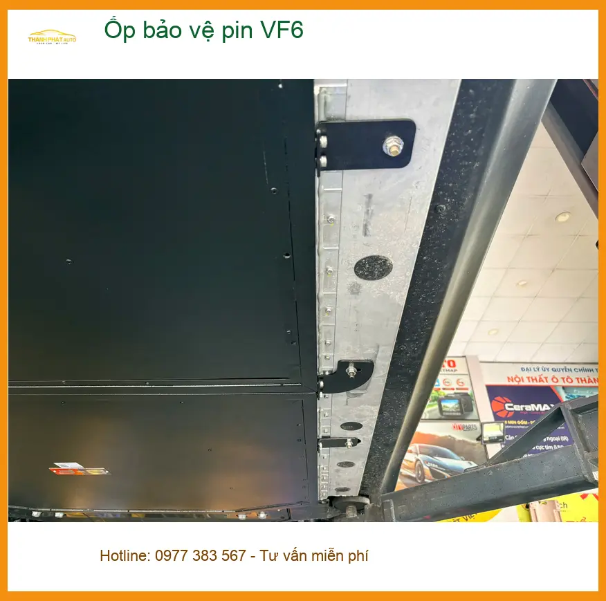 Anh Trí lắp ốp bảo vệ pin VinFast VF6 tại Quận 9 vì lo lắng va đập gầm xe ảnh thực tế 3