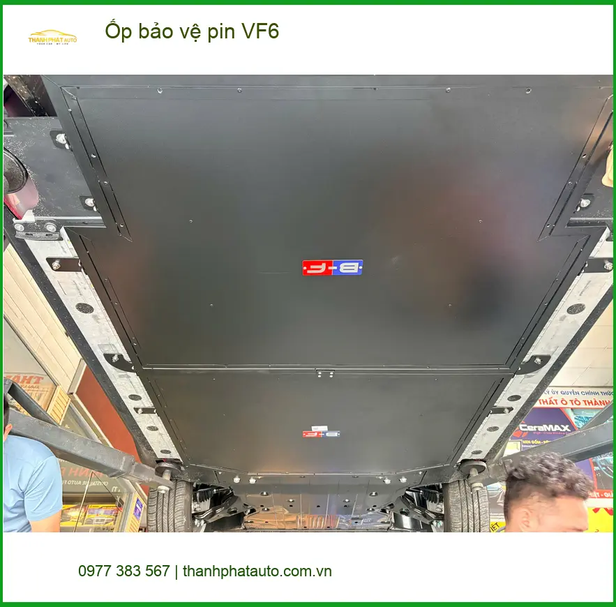 Anh Trí lắp ốp bảo vệ pin VinFast VF6 tại Quận 9 vì lo lắng va đập gầm xe ảnh thực tế 4