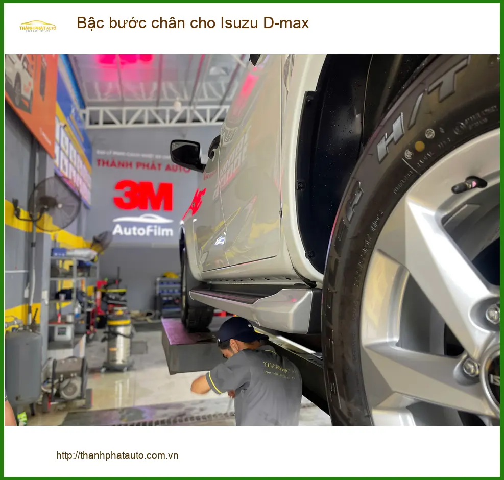 Chú Minh lắp bậc bước chân Isuzu D-max ở Quận Tân Bình cho gia đình dễ lên xuống. ảnh thực tế 3