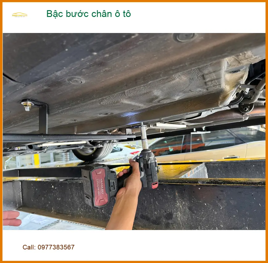 Anh Duy lắp bậc bước chân ô tô Hyundai SantaFe tại Quận Tân Bình, tăng tiện ích ảnh thực tế 3