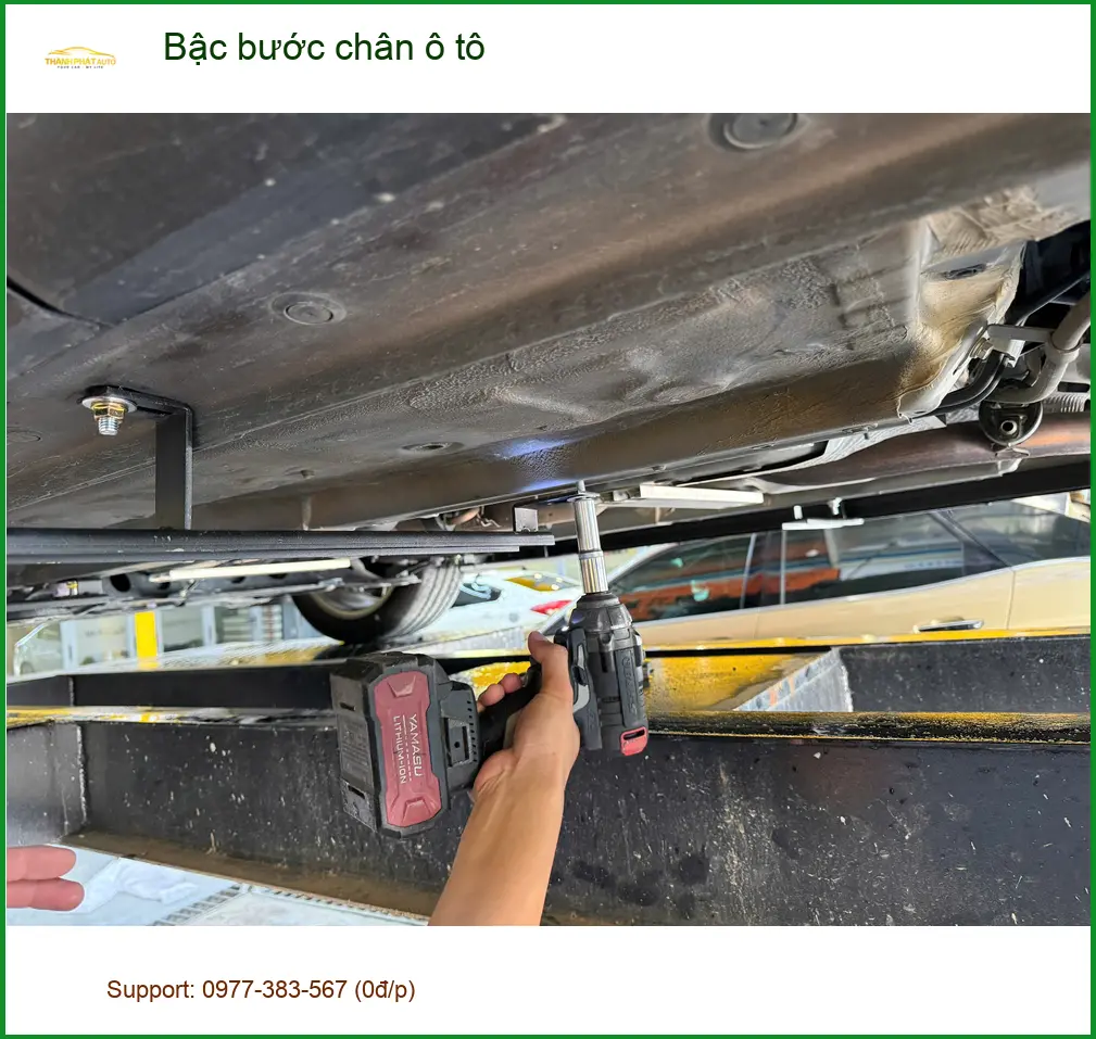 Chị Thảo gắn bậc bước chân xe Ford Everest tại Quận 8 cho bé nhà mình ảnh thực tế 4