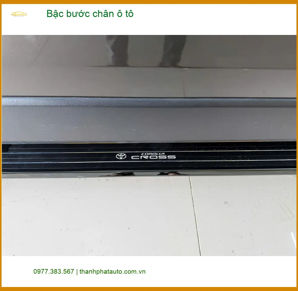 Chú Đức Anh lắp bậc bước chân ô tô Hyundai Santa Fe tại Quận Bình Thạnh
