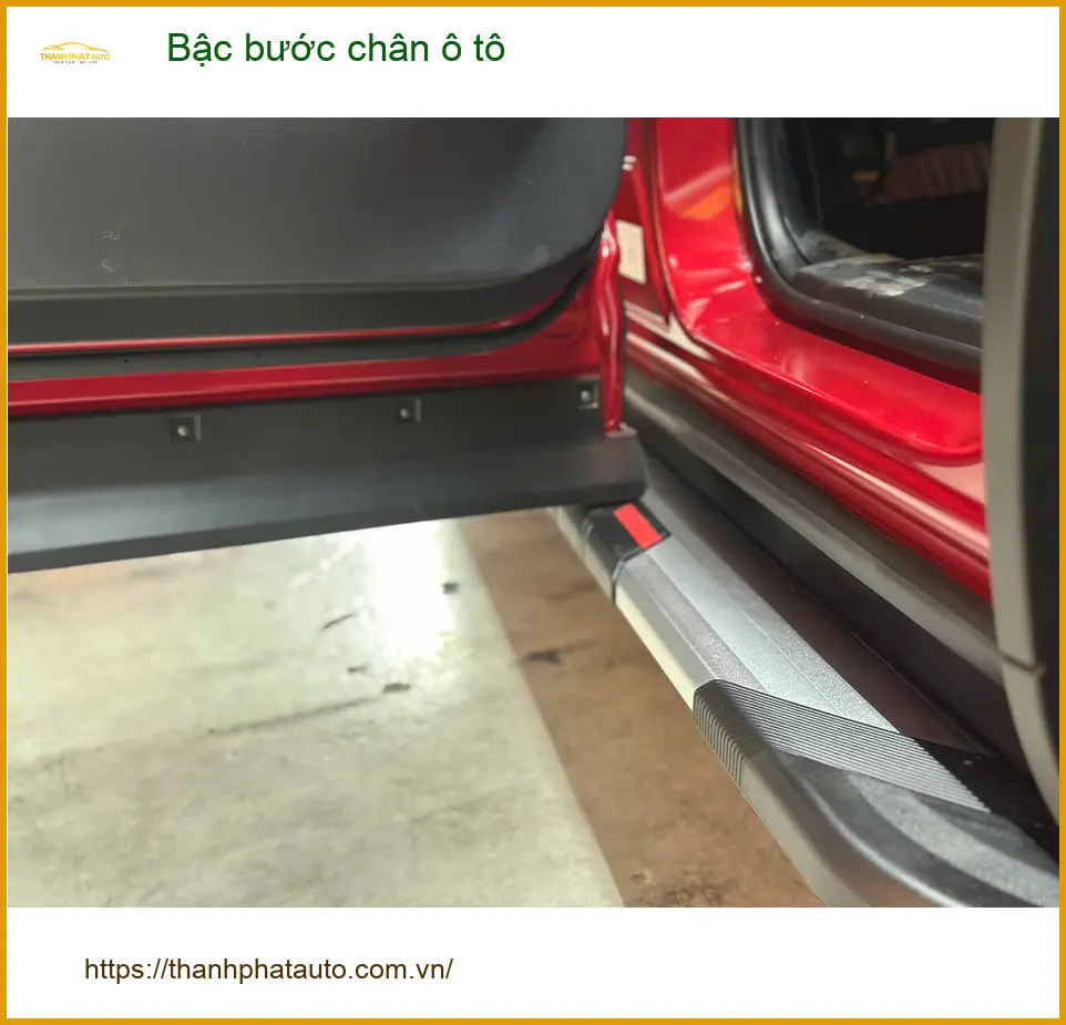 Chú Tấn lắp bậc bước chân ô tô Hyundai Santa Fe để tiện cho gia đình tại Hóc Môn ảnh thực tế 2