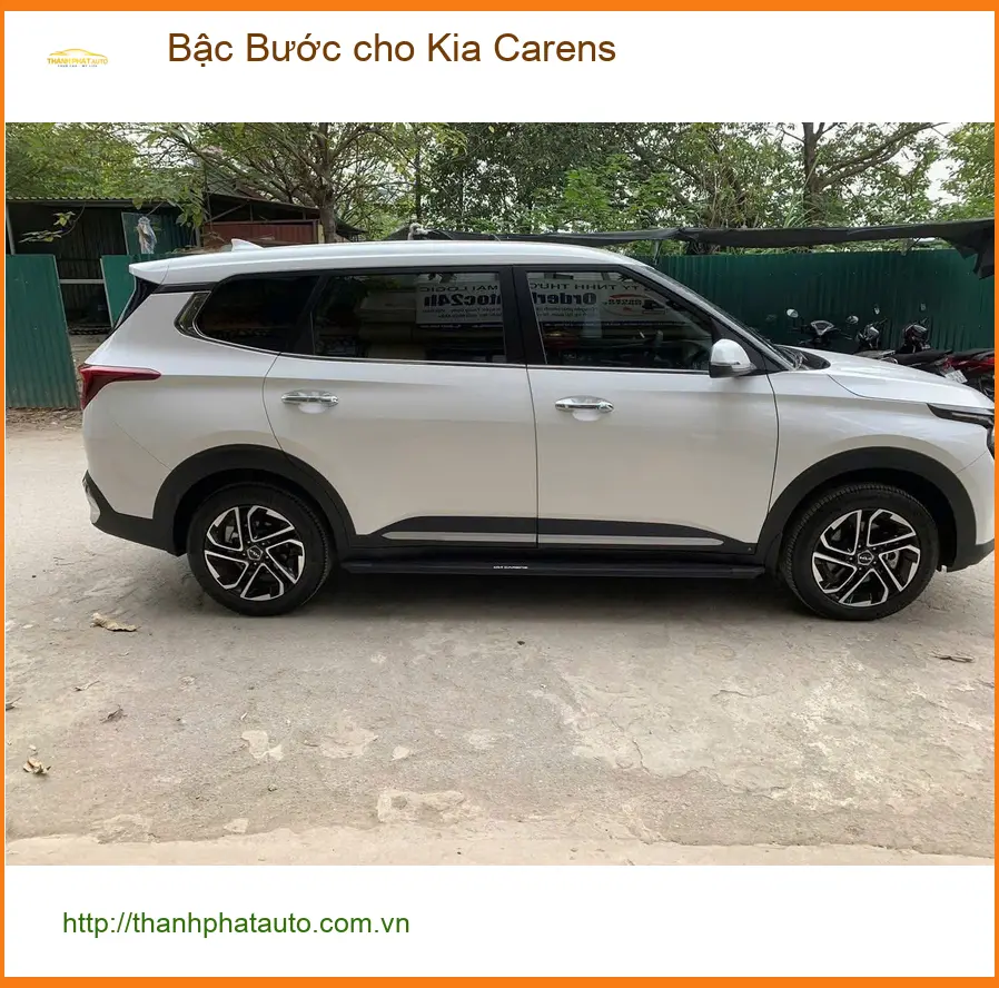 Chú Vinh lắp Bậc Bước cho Kia Carens tại Quận 1 giúp mẹ già dễ lên xuống ảnh thực tế 4