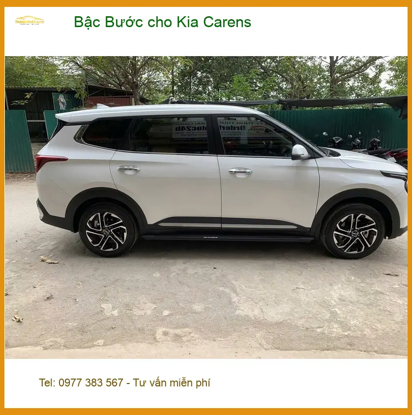 Anh Khôi lắp Bậc Bước cho Kia Carens ở Quận Tân Bình tiện cho gia đình