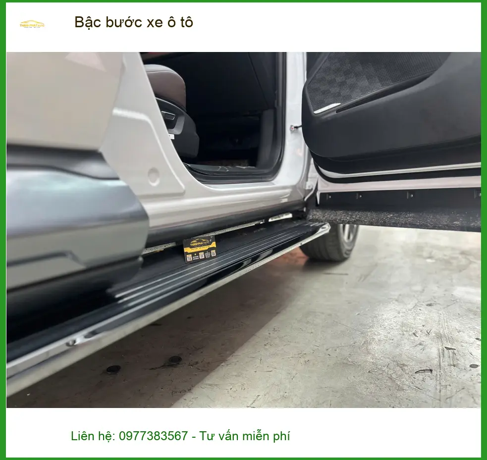 Anh Tùng lắp bậc bước xe ô tô Mitsubishi Outlander tại Quận 2