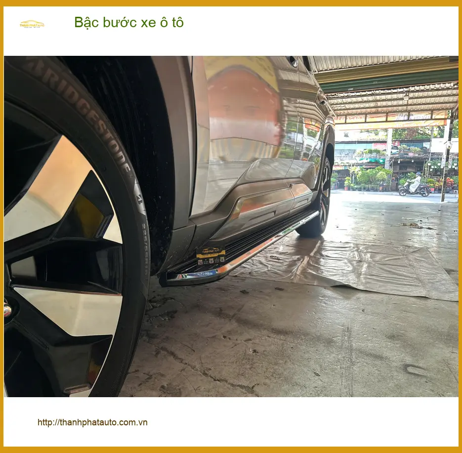 Anh Tùng lắp bậc bước xe ô tô Mitsubishi Outlander tại Quận 2 ảnh thực tế 2