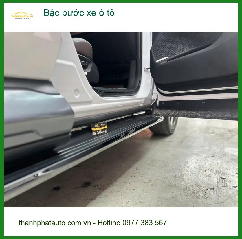 Anh Khôi lắp bậc bước xe ô tô cho Kia Carnival tại Thủ Đức ảnh thực tế 3