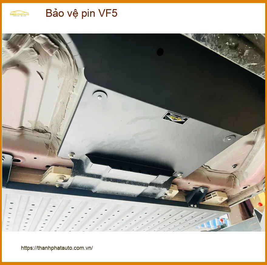 Chị Cẩm Tú bảo vệ pin VinFast VF5 tại Quận 9 tránh giảm hiệu suất sạc ảnh thực tế 4