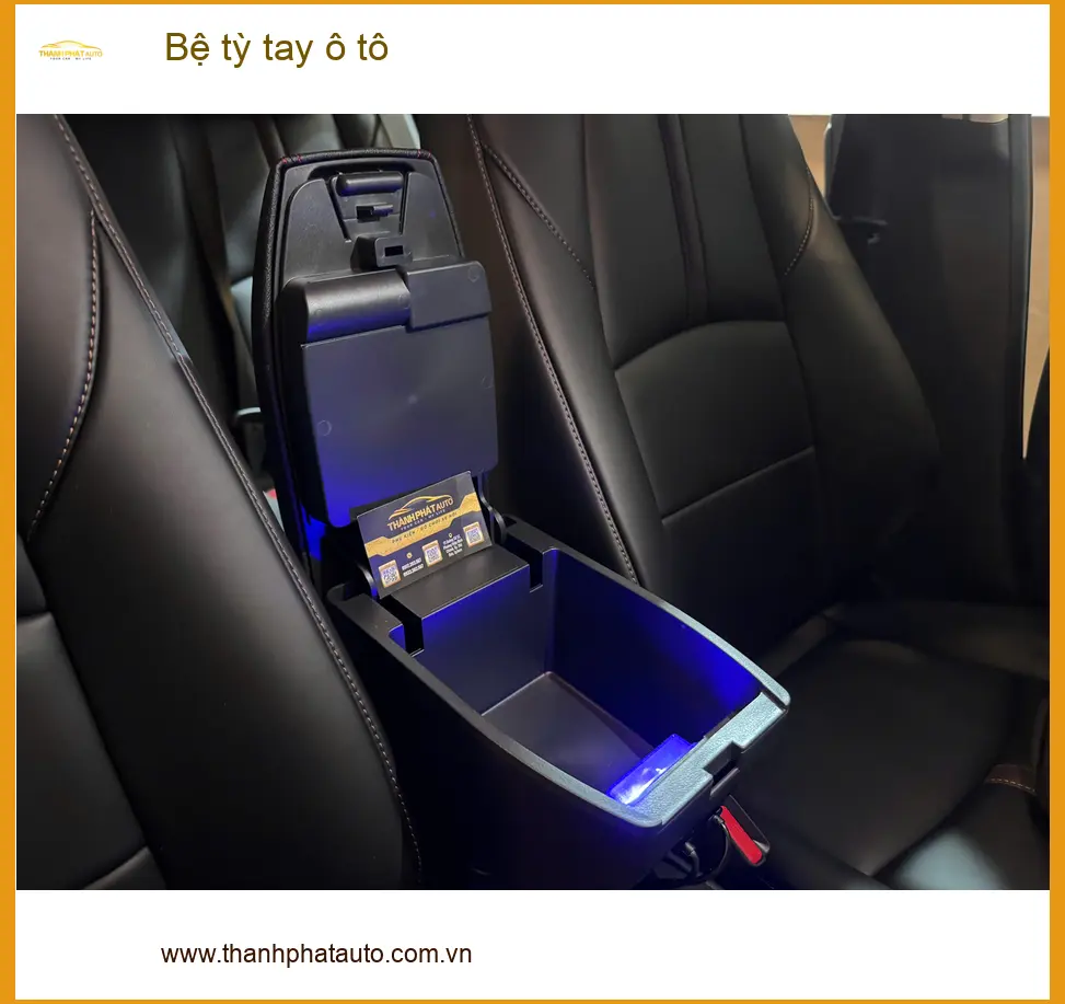 Anh Tấn lắp bệ tỳ tay ô tô Hyundai Accent tại Quận 10 để đỡ mỏi tay ảnh thực tế 2