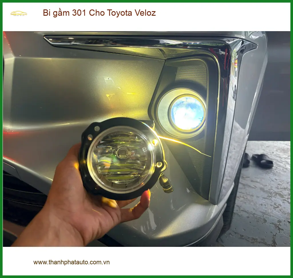 Chị Thanh nâng cấp bi gầm 301 cho Toyota Veloz tại Quận 12 vì đèn zin kém sáng ảnh thực tế 2