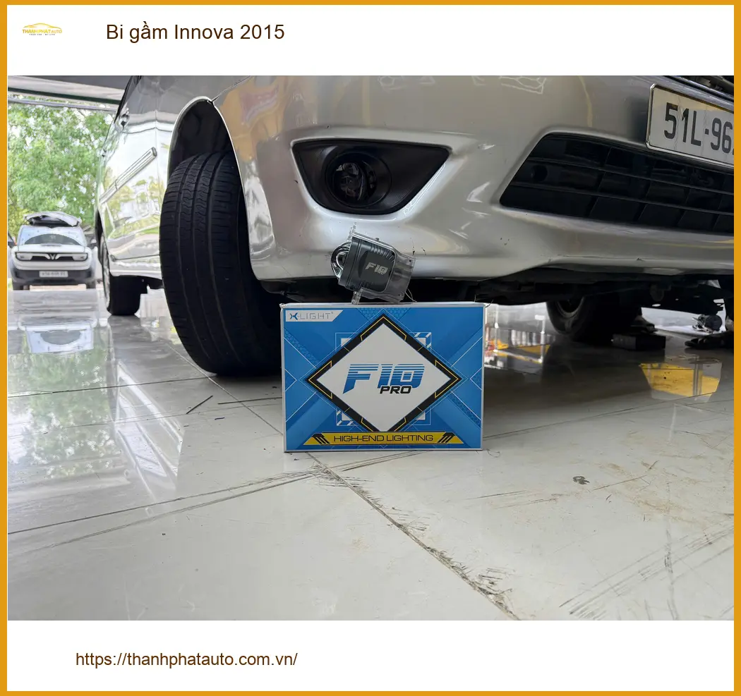 Anh Tùng lắp bi gầm Innova 2015 vì đèn yếu khi đi đường đêm tại Quận 10