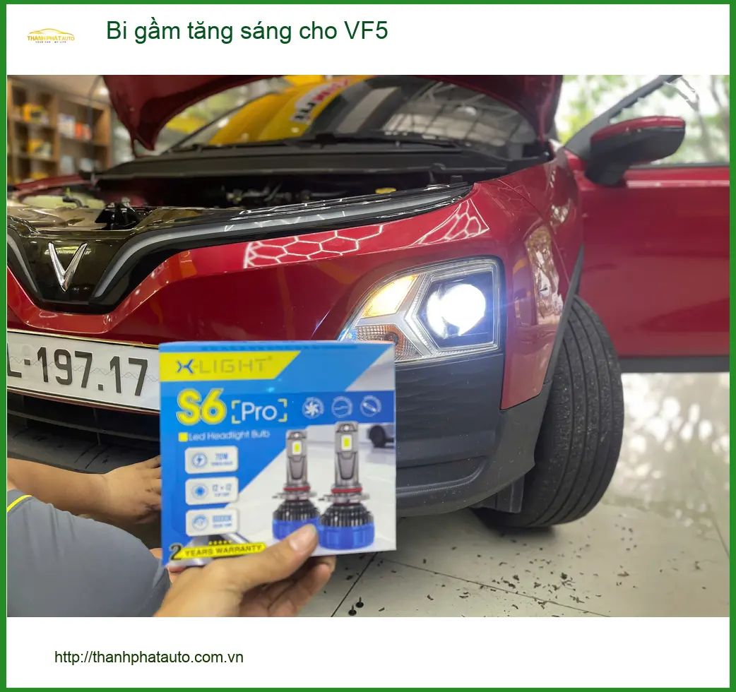 Chị Hương độ bi gầm tăng sáng cho VF5 tại Quận 9 để an tâm hơn khi di chuyển ban đêm ảnh thực tế 2