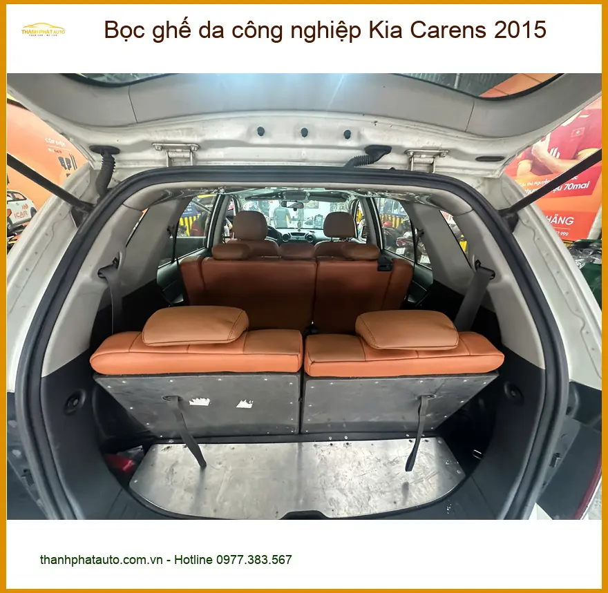 Chị Thảo bọc ghế da công nghiệp Kia Carens 2015 tại Quận 7 để nội thất sang hơn ảnh thực tế 2
