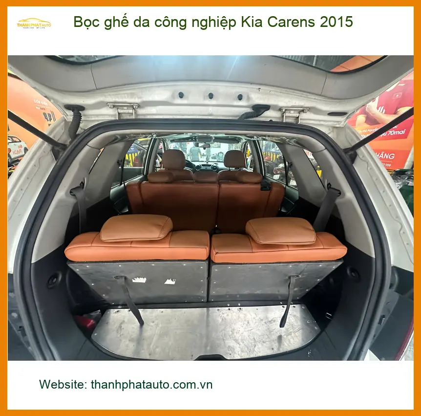 Anh Trọng bọc ghế da công nghiệp Kia Carens 2015 tại Quận 5 vì ghế cũ xuống cấp