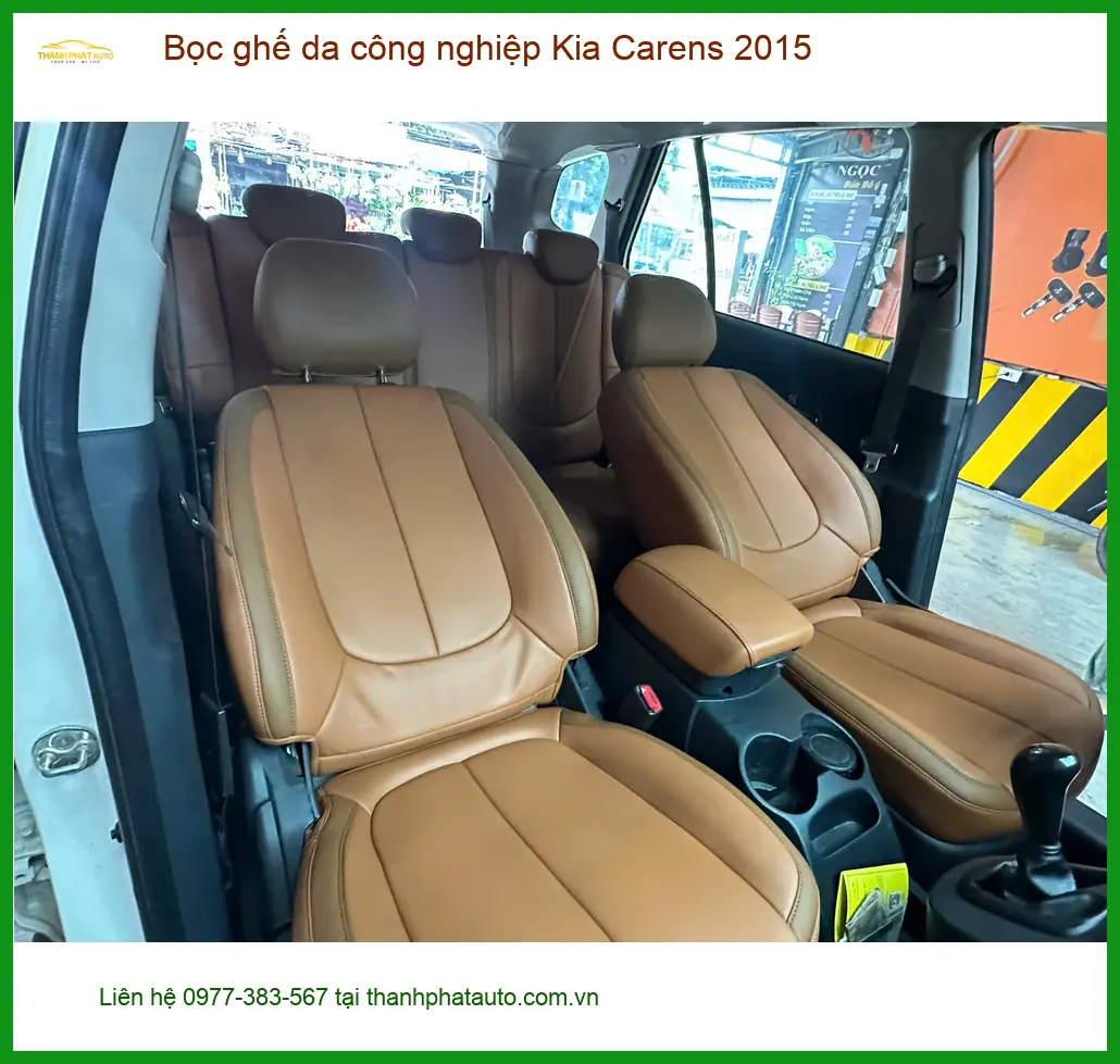 Anh Trọng bọc ghế da công nghiệp Kia Carens 2015 tại Quận 5 vì ghế cũ xuống cấp ảnh thực tế 2