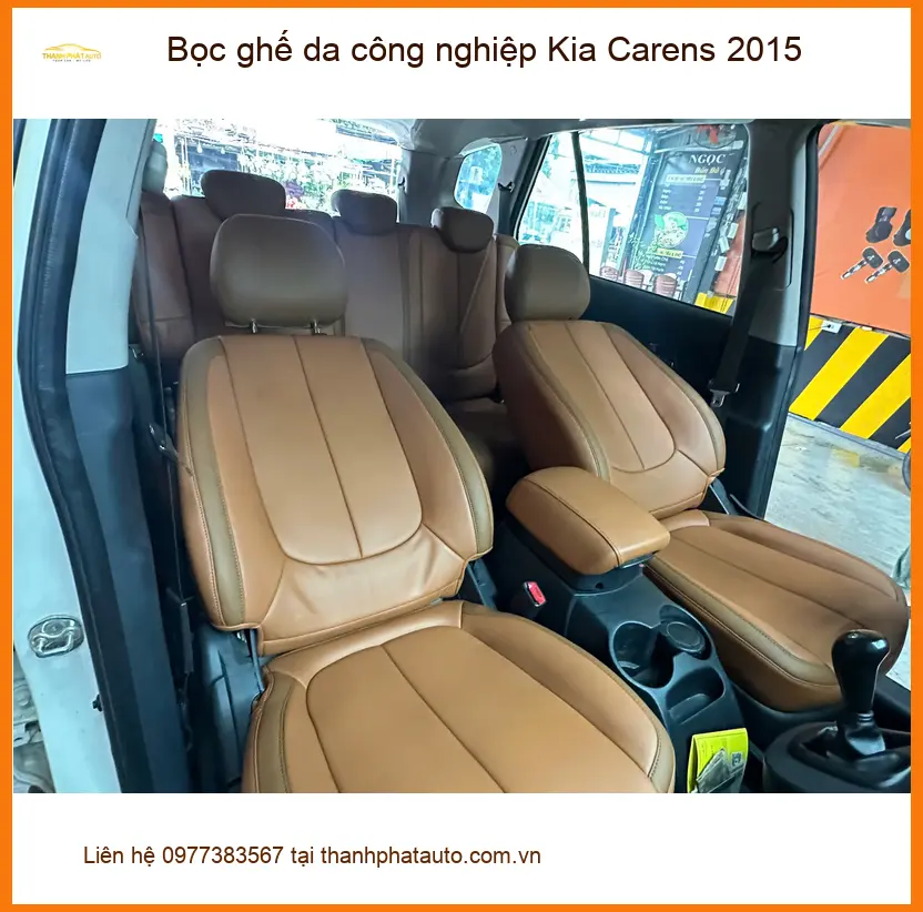 Chú Vỹ bọc ghế da công nghiệp Kia Carens 2015 tại Quận 9 vì ghế cũ đã xuống cấp ảnh thực tế 5