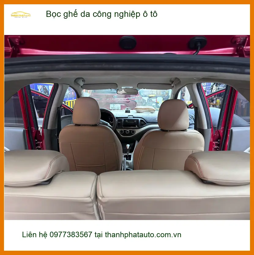 Anh Minh bọc ghế da công nghiệp ô tô Honda CR-V ở Thủ Đức cho sang trọng