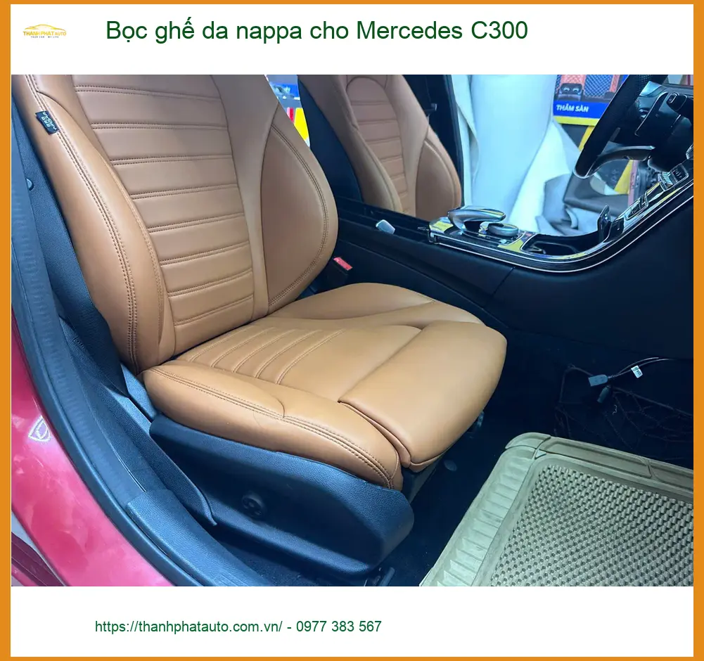 Anh Kiên bọc ghế da Nappa Mercedes C300 tại Bình Chánh vì ghế cũ xuống cấp.