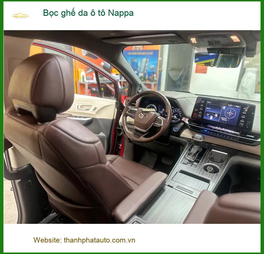 Anh Minh bọc ghế da ô tô Nappa cho Honda CR-V tại Quận 4